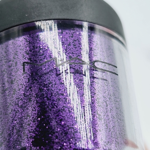 MAC Cosmetics Fuchsia Glitter - Picture 5 of 6